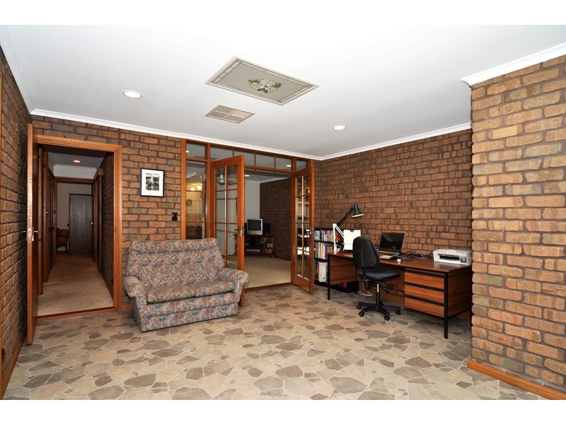 6 Monaco Circuit, Aberfoyle Park SA 5159