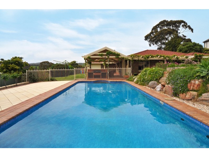 33 York Drive, Flagstaff Hill SA 5159