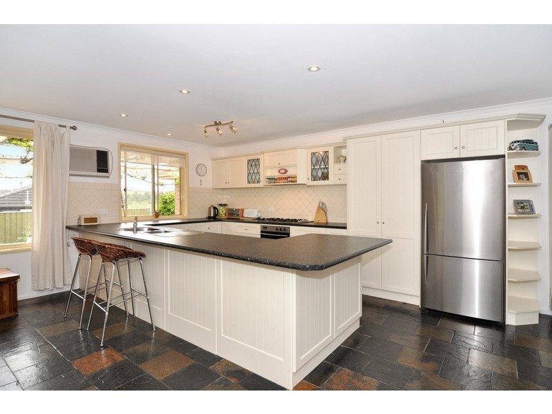 33 York Drive, Flagstaff Hill SA 5159