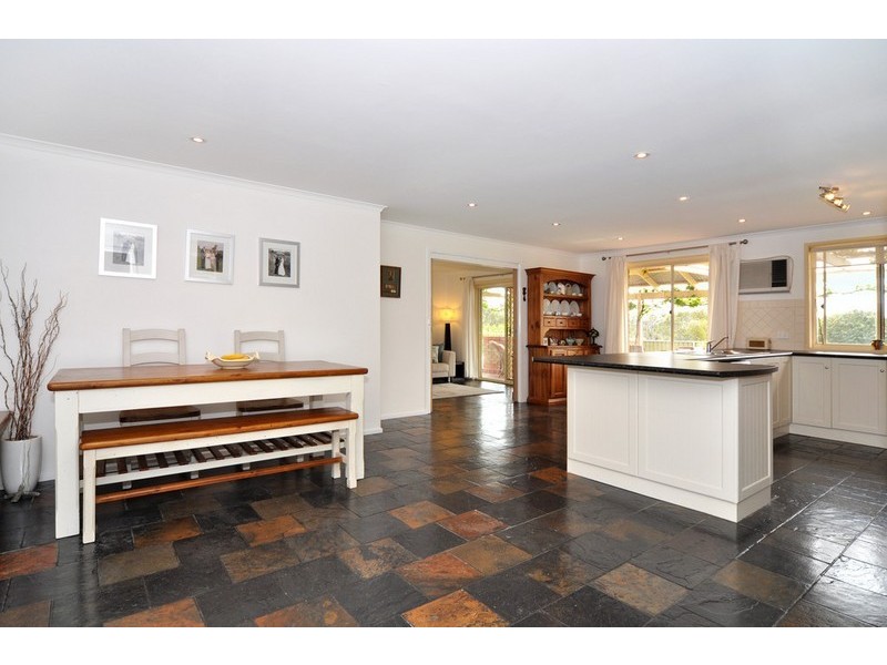 33 York Drive, Flagstaff Hill SA 5159