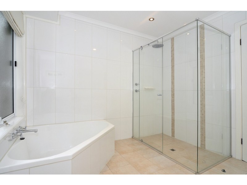 33 York Drive, Flagstaff Hill SA 5159