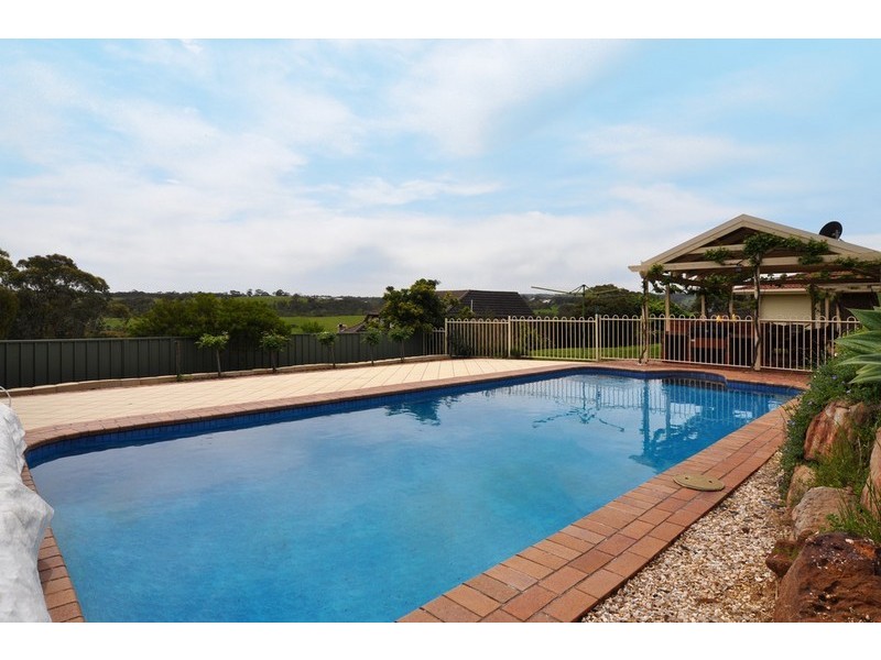 33 York Drive, Flagstaff Hill SA 5159