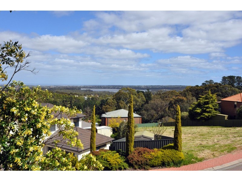 15 Highfield Drive, Aberfoyle Park SA 5159