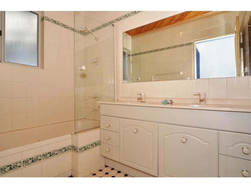 9 Gorelon Drive, Flagstaff Hill SA 5159