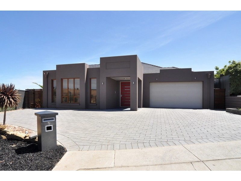 1 Coulter Street, Flagstaff Hill SA 5159
