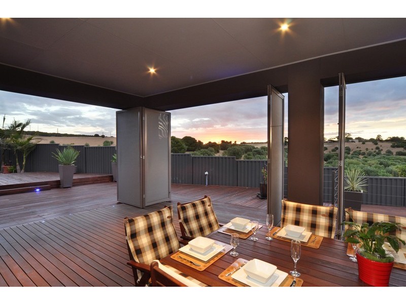 1 Coulter Street, Flagstaff Hill SA 5159