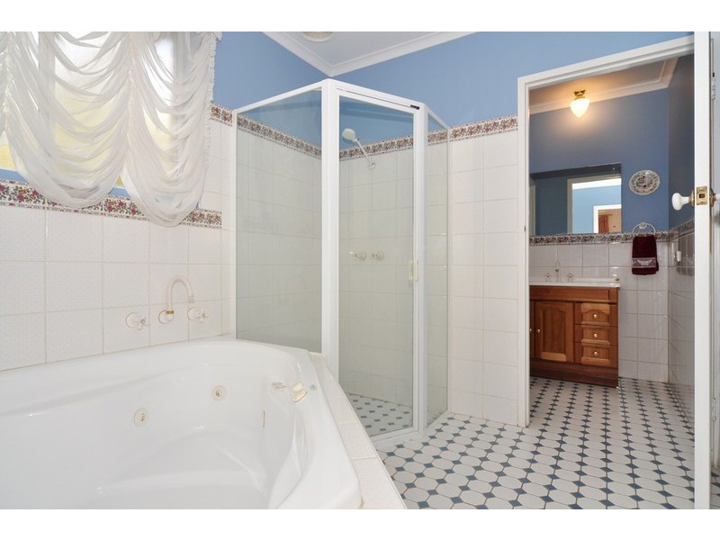 4 Scherer Avenue, Coromandel Valley SA 5051