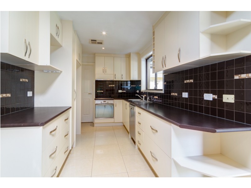 15 Campus Drive, Aberfoyle Park SA 5159