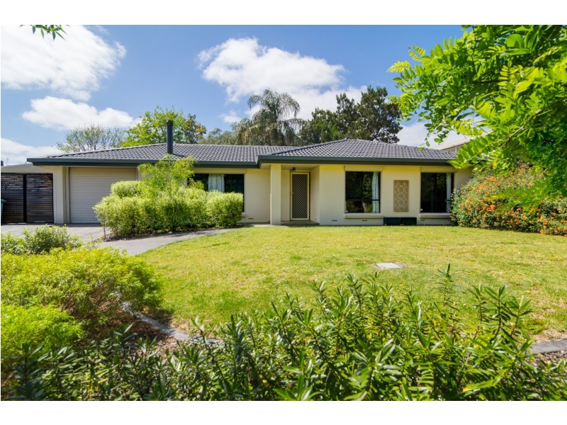 15 Campus Drive, Aberfoyle Park SA 5159