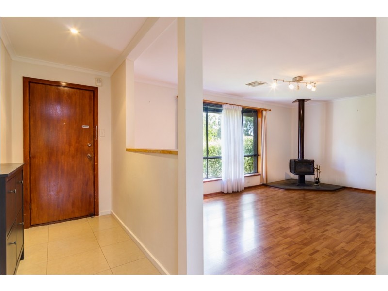 15 Campus Drive, Aberfoyle Park SA 5159