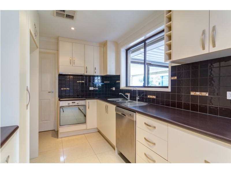 15 Campus Drive, Aberfoyle Park SA 5159