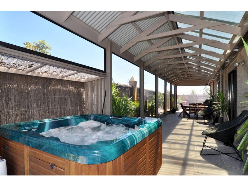 17 Acacia Grove, Flagstaff Hill SA 5159