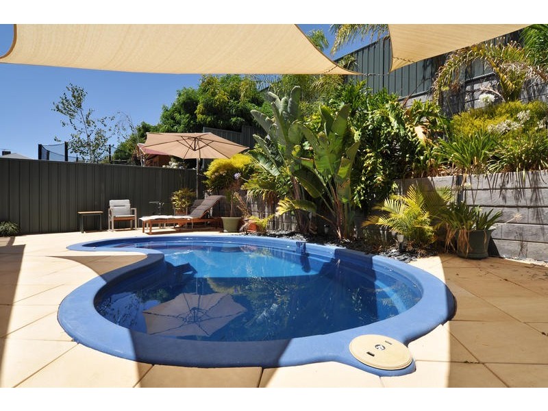 25 Pinnacle Crescent, Flagstaff Hill SA 5159