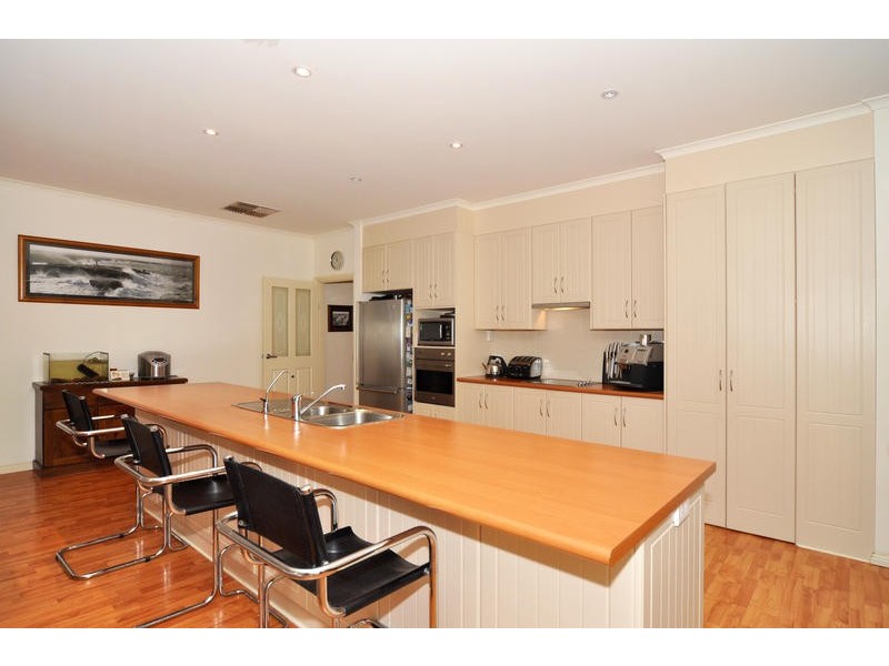 25 Pinnacle Crescent, Flagstaff Hill SA 5159