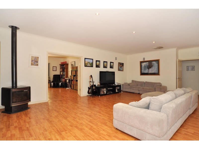 25 Pinnacle Crescent, Flagstaff Hill SA 5159