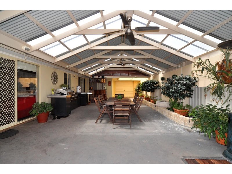 70 Tania Drive, Aberfoyle Park SA 5159