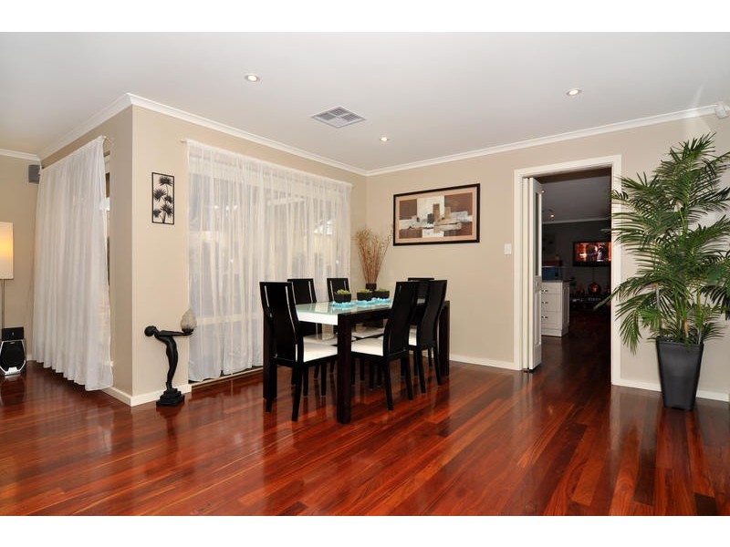 70 Tania Drive, Aberfoyle Park SA 5159