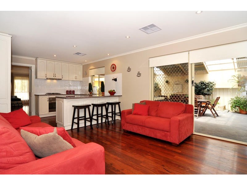 70 Tania Drive, Aberfoyle Park SA 5159