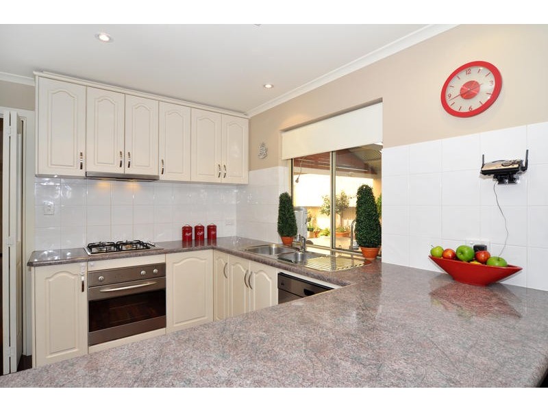 70 Tania Drive, Aberfoyle Park SA 5159