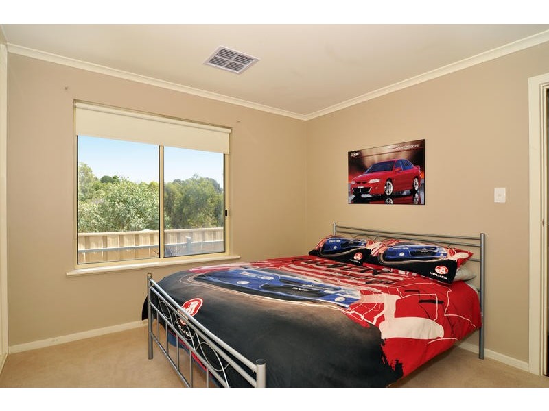 70 Tania Drive, Aberfoyle Park SA 5159