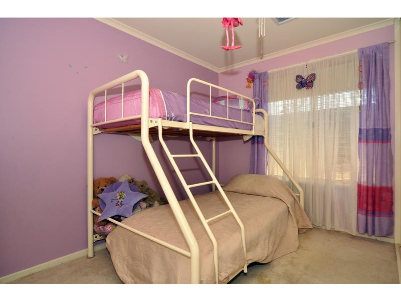 70 Tania Drive, Aberfoyle Park SA 5159