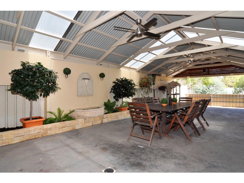 70 Tania Drive, Aberfoyle Park SA 5159