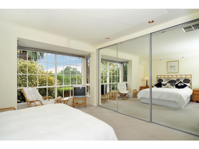 17 Crossdale Drive, Aberfoyle Park SA 5159