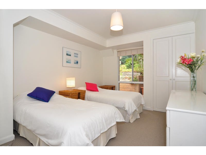 17 Crossdale Drive, Aberfoyle Park SA 5159