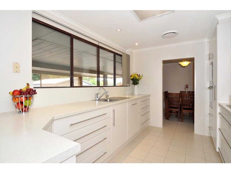 10 Roxanne Street, Happy Valley SA 5159