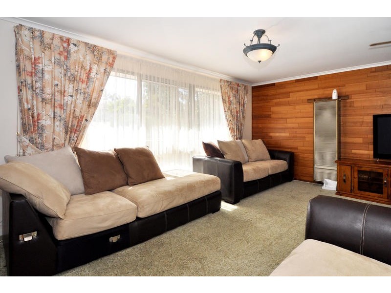 15 Waterview Crescent, O’halloran Hill SA 5158