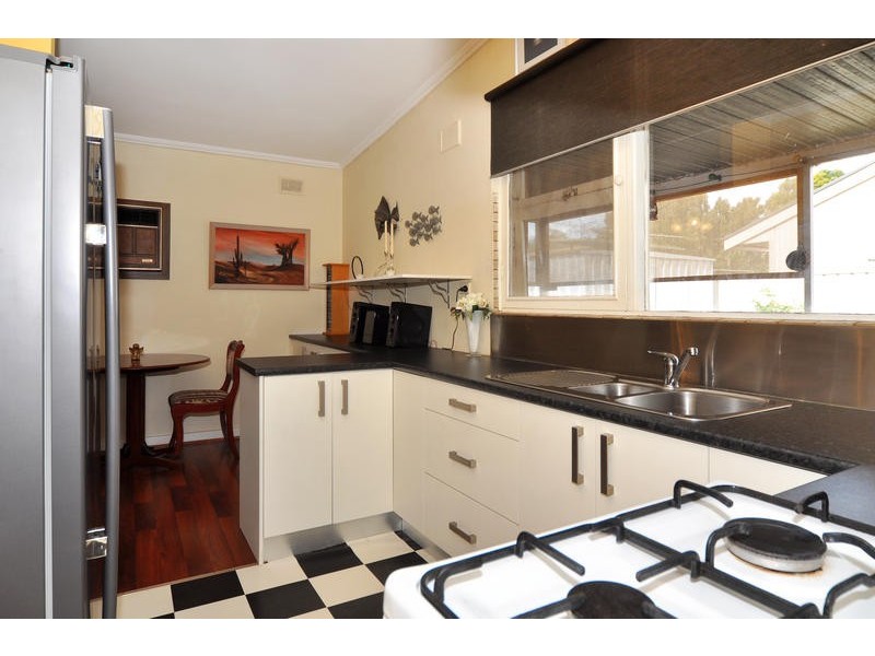 8 Sedunary Road, Morphett Vale SA 5162