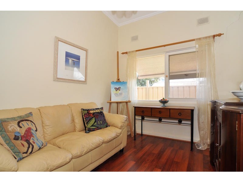 8 Sedunary Road, Morphett Vale SA 5162