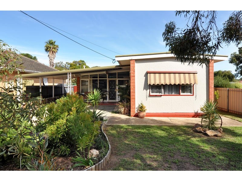 8 Sedunary Road, Morphett Vale SA 5162