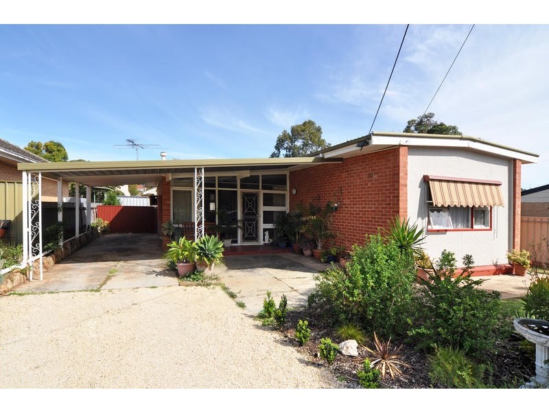 8 Sedunary Road, Morphett Vale SA 5162