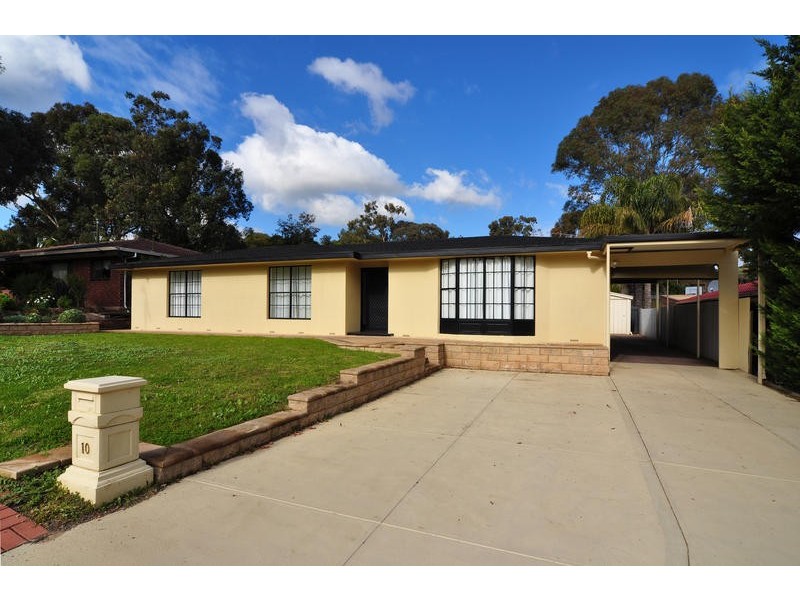 10 Roxanne Avenue, Aberfoyle Park SA 5159