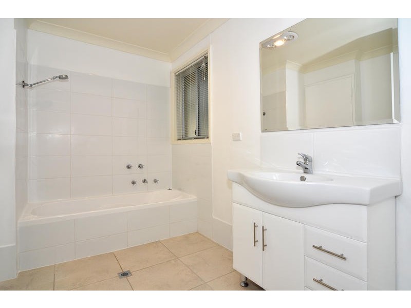 10 Roxanne Avenue, Aberfoyle Park SA 5159