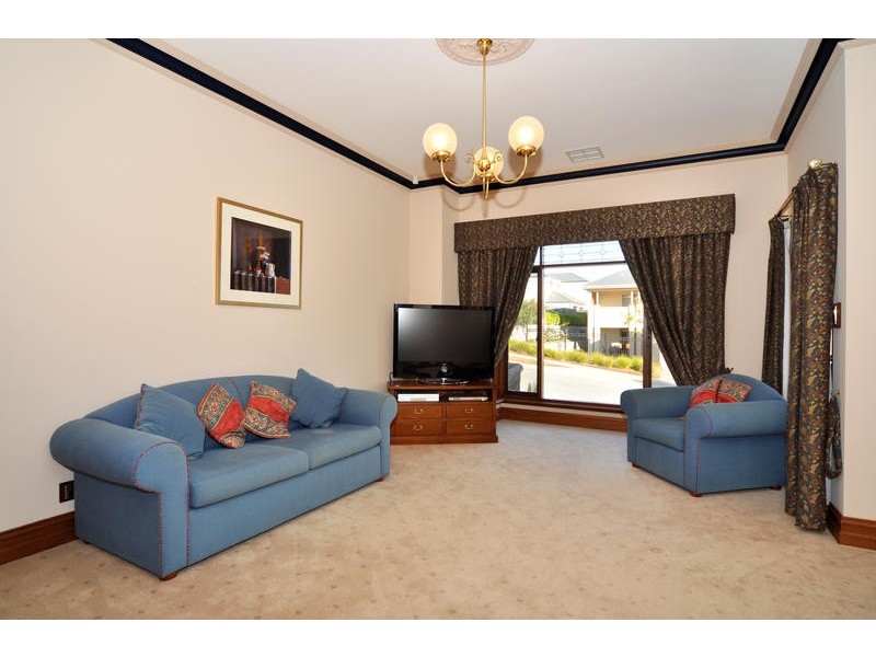 3 Plantation Avenue, Flagstaff Hill SA 5159