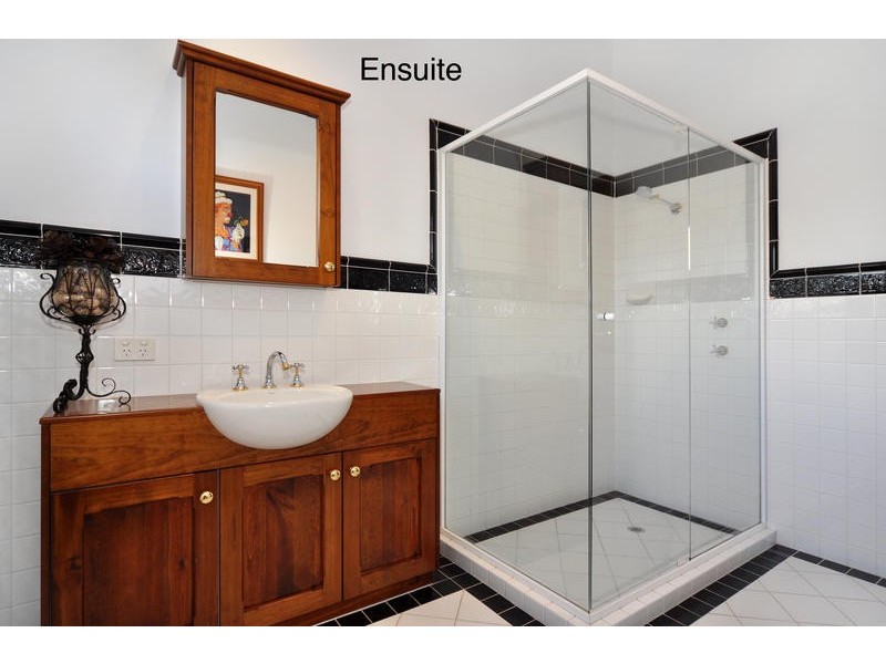 3 Plantation Avenue, Flagstaff Hill SA 5159