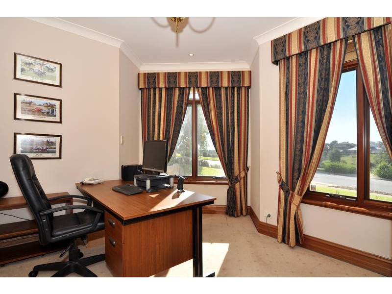 3 Plantation Avenue, Flagstaff Hill SA 5159