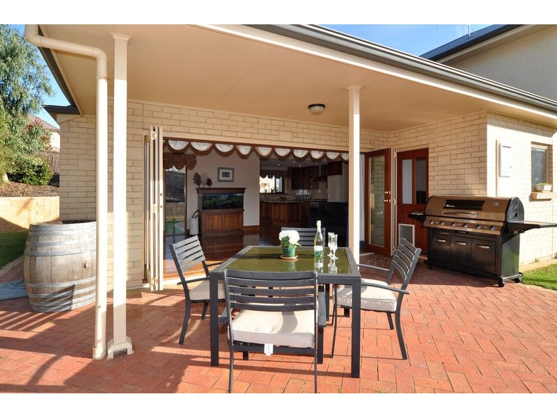 3 Plantation Avenue, Flagstaff Hill SA 5159