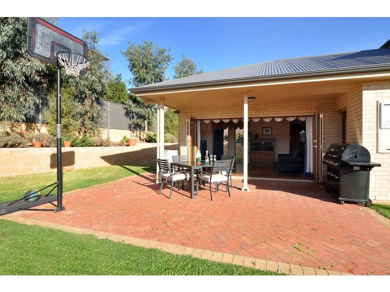 3 Plantation Avenue, Flagstaff Hill SA 5159