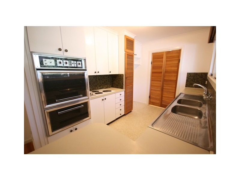 4 Balara Crescent, Flagstaff Hill SA 5159