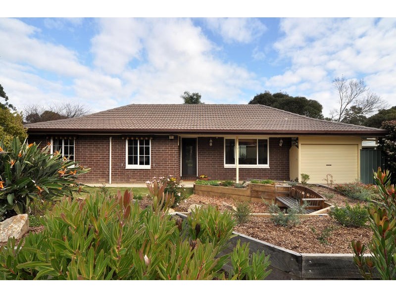 15 Reid Avenue, Aberfoyle Park SA 5159