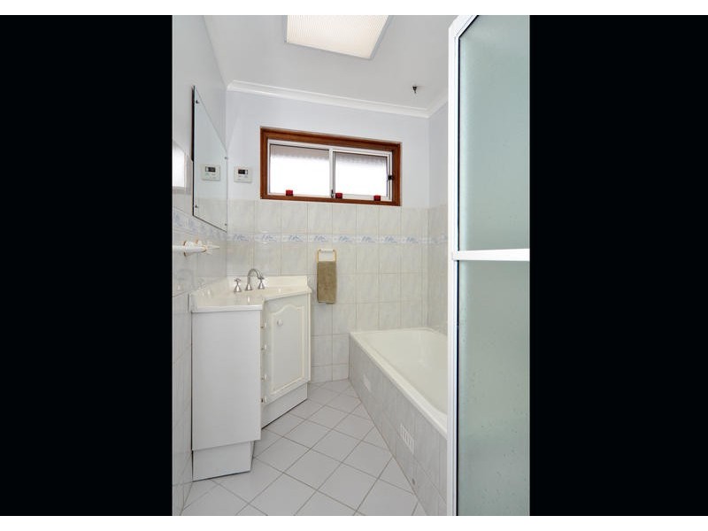 15 Reid Avenue, Aberfoyle Park SA 5159