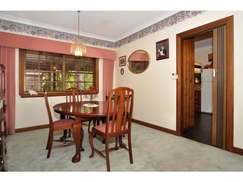 18 Daveys Road, Flagstaff Hill SA 5159