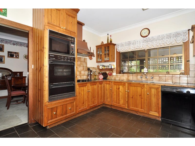 18 Daveys Road, Flagstaff Hill SA 5159