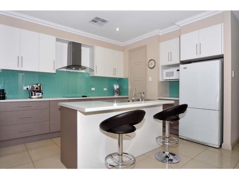 2 Marin Court, Aberfoyle Park SA 5159
