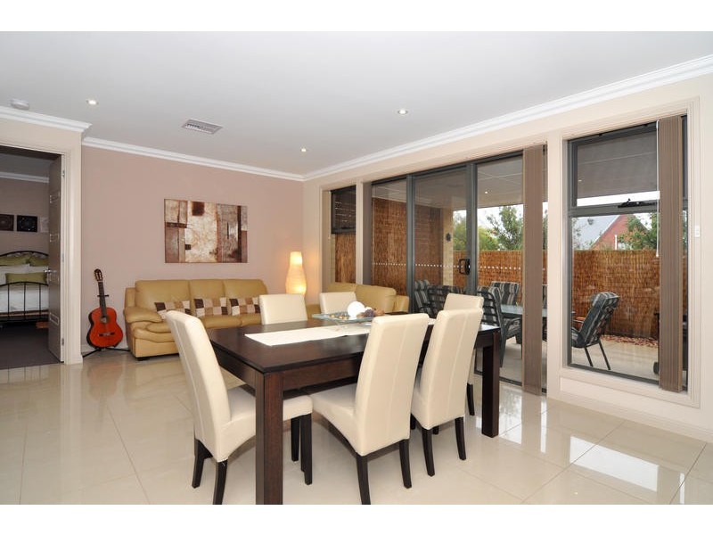 2 Marin Court, Aberfoyle Park SA 5159