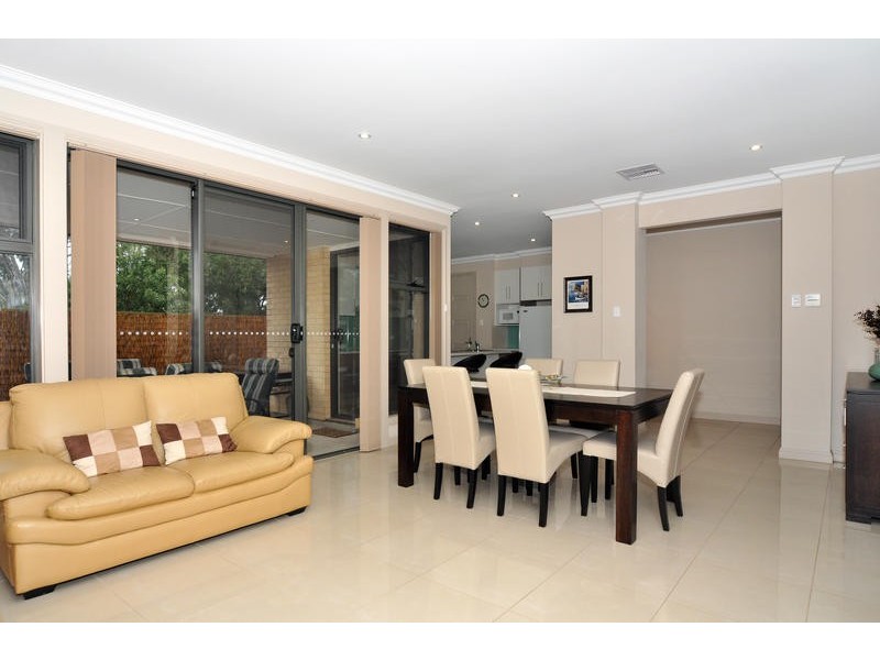 2 Marin Court, Aberfoyle Park SA 5159