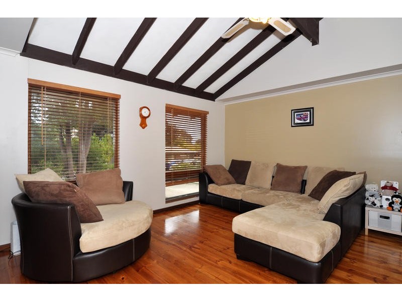 2 Brook Drive, Aberfoyle Park SA 5159